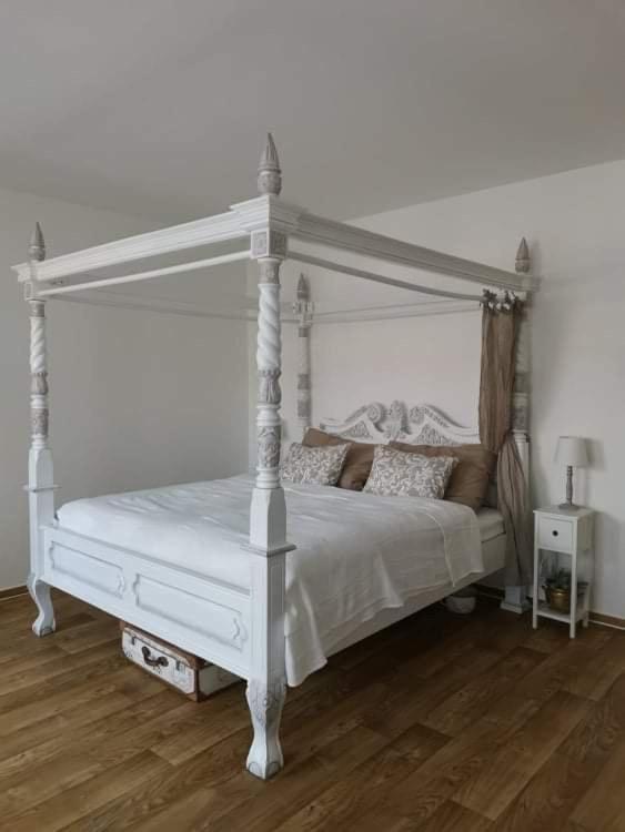 Poetic Apartment Mikulov Ngoại thất bức ảnh
